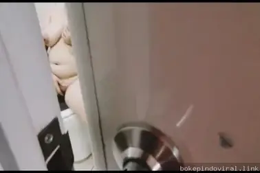 Brondong Ngintip Tante Rhini Digilir Ngewe Liar Brutal